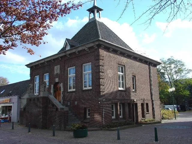 Heesch: Raadhuis-heesch
